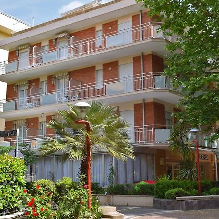 Hotel Arno Misano Adriatico Extérieur photo