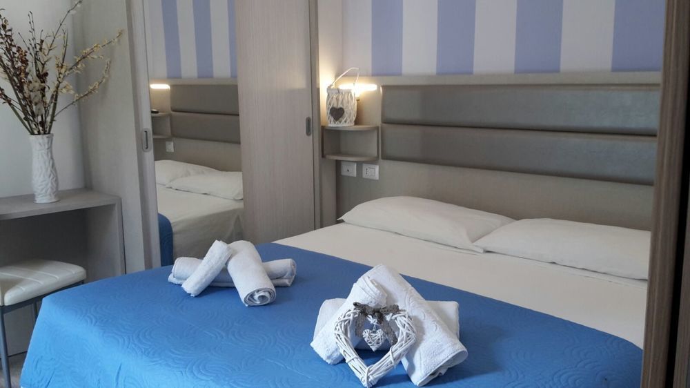 Hotel Arno Misano Adriatico Extérieur photo