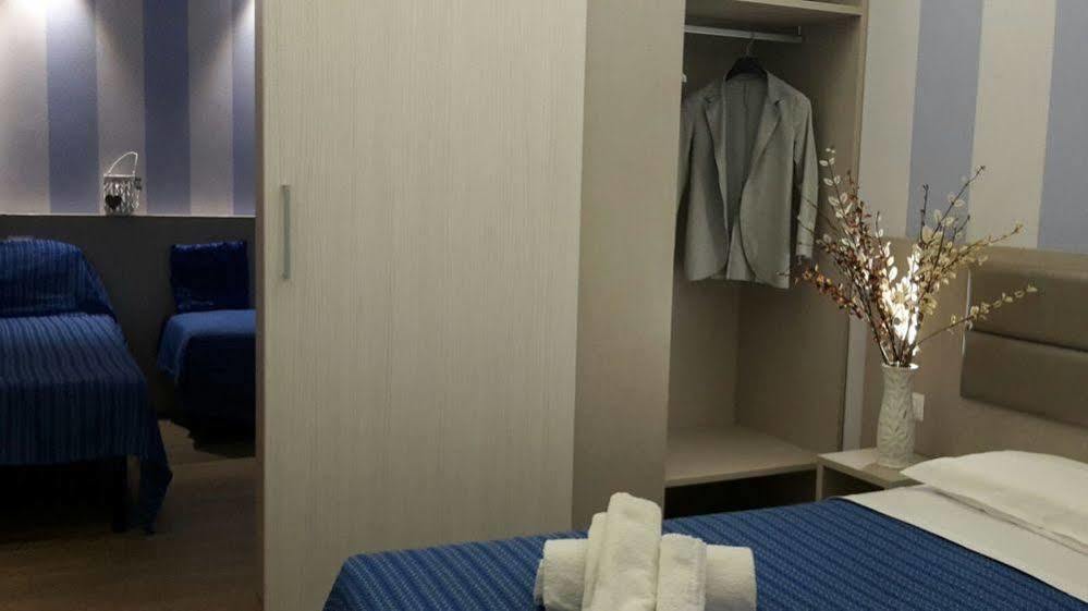 Hotel Arno Misano Adriatico Extérieur photo