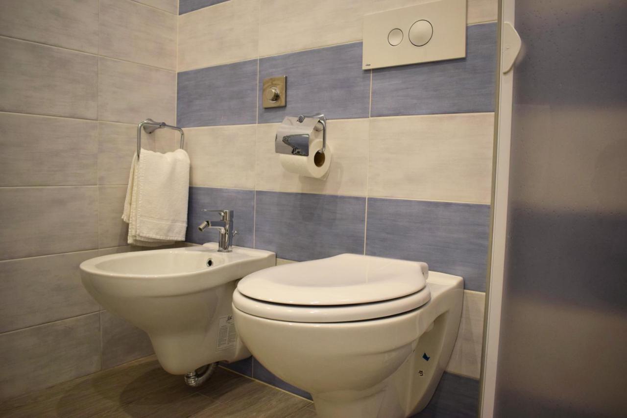 Hotel Arno Misano Adriatico Extérieur photo